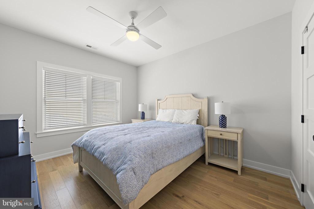 2020 LONG BEACH BLVD Unit: 2-C (SW)