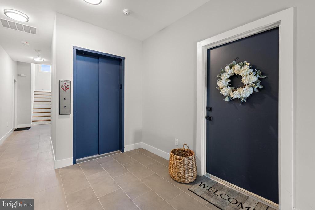 2020 LONG BEACH BLVD Unit: 2-C (SW)