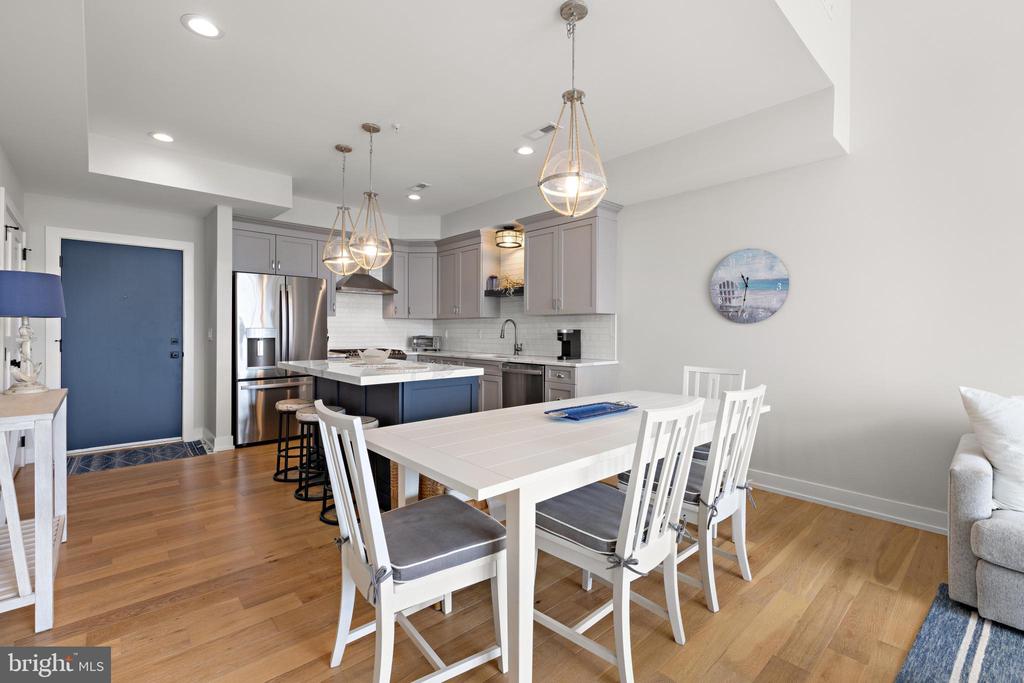 2020 LONG BEACH BLVD Unit: 2-C (SW)