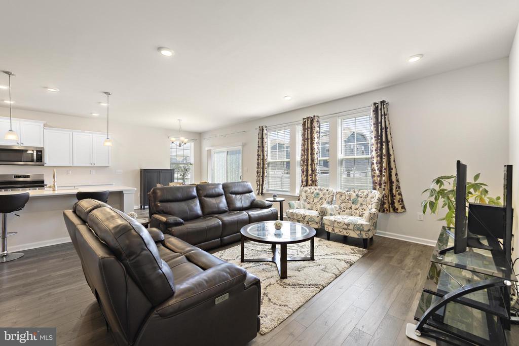 22 CORLISS WAY