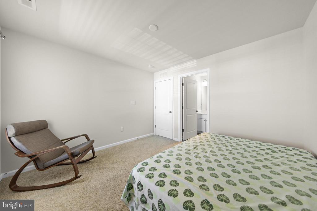 22 CORLISS WAY