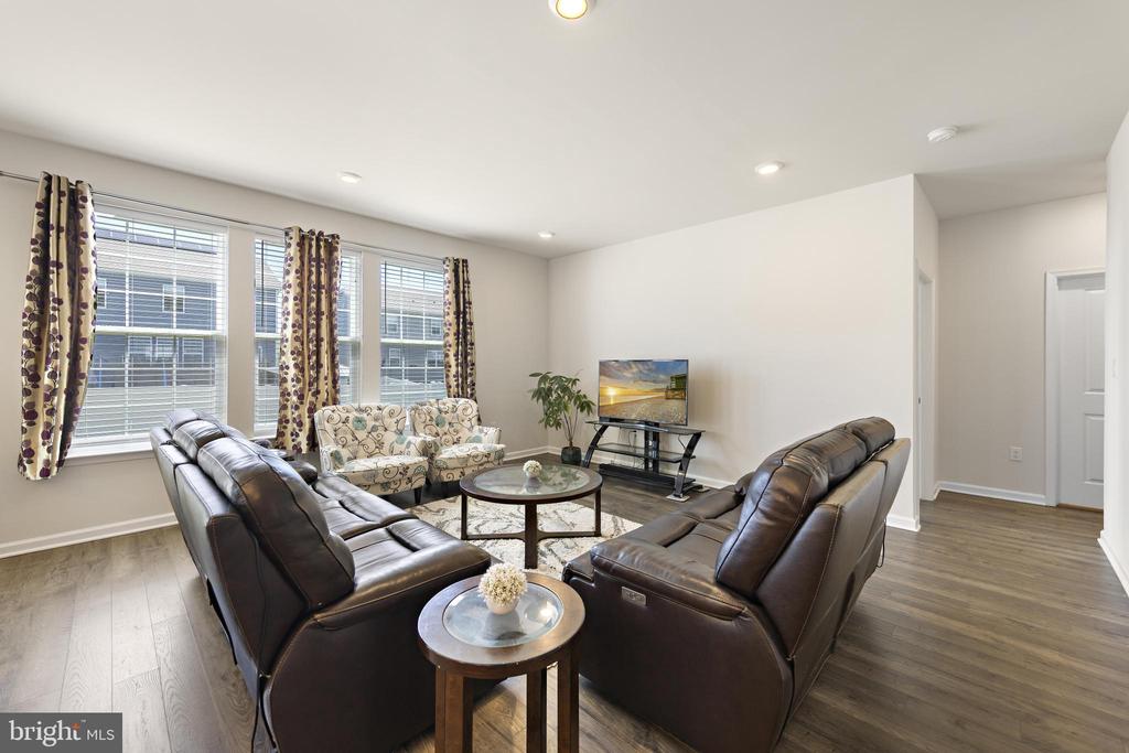 22 CORLISS WAY