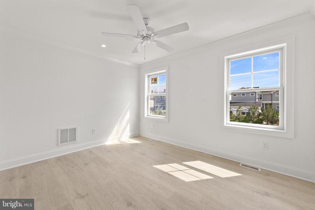 354 W 11TH STREET