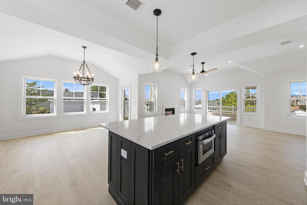354 W 11TH STREET