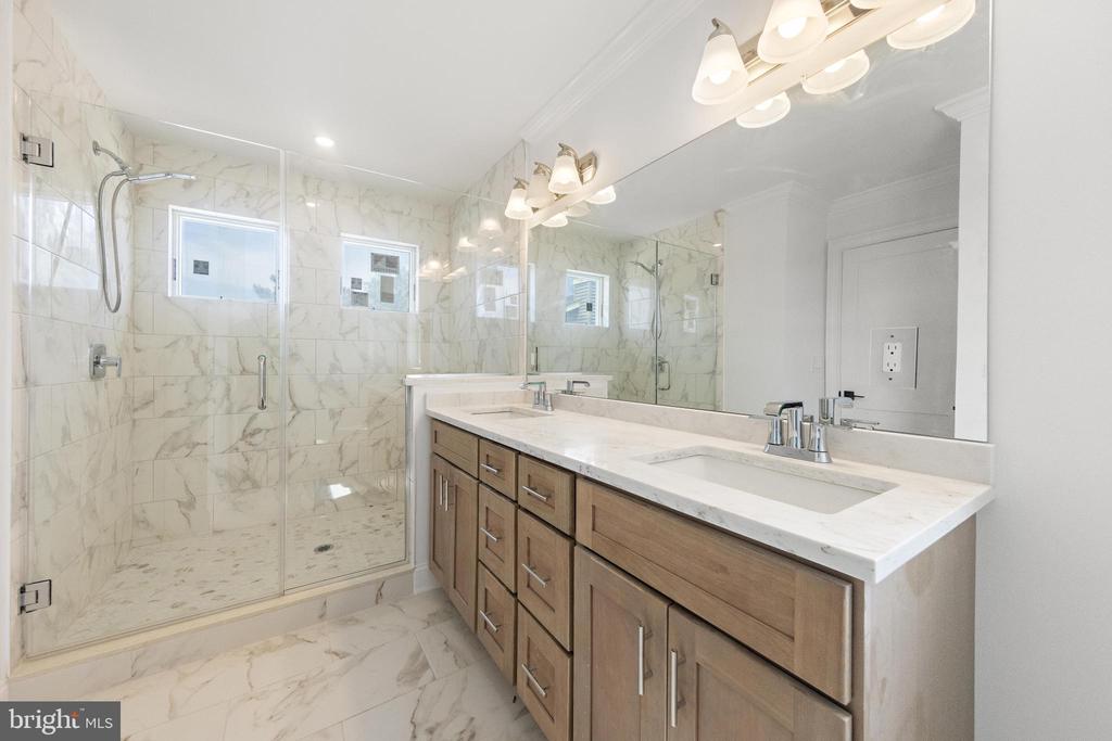354 W 11TH STREET