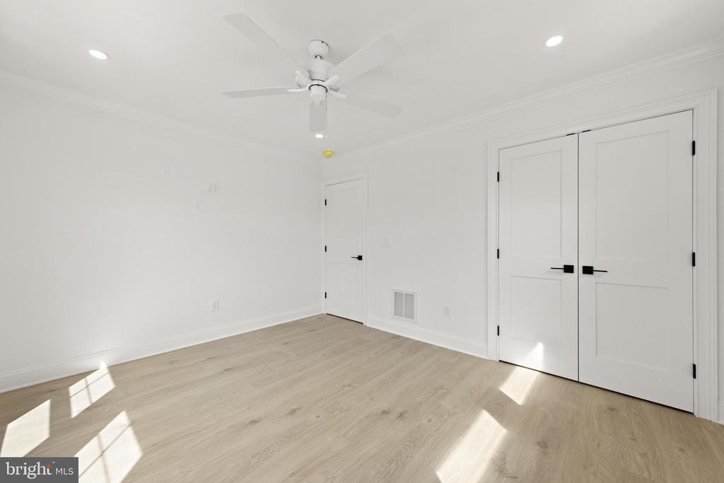 354 W 11TH STREET