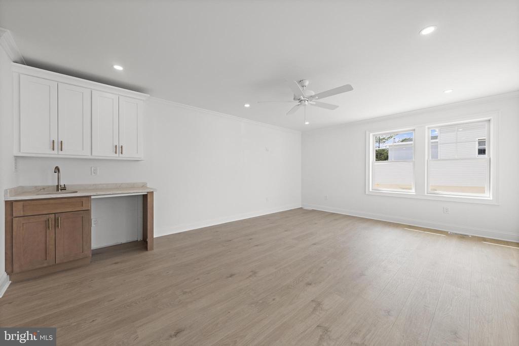 354 W 11TH STREET