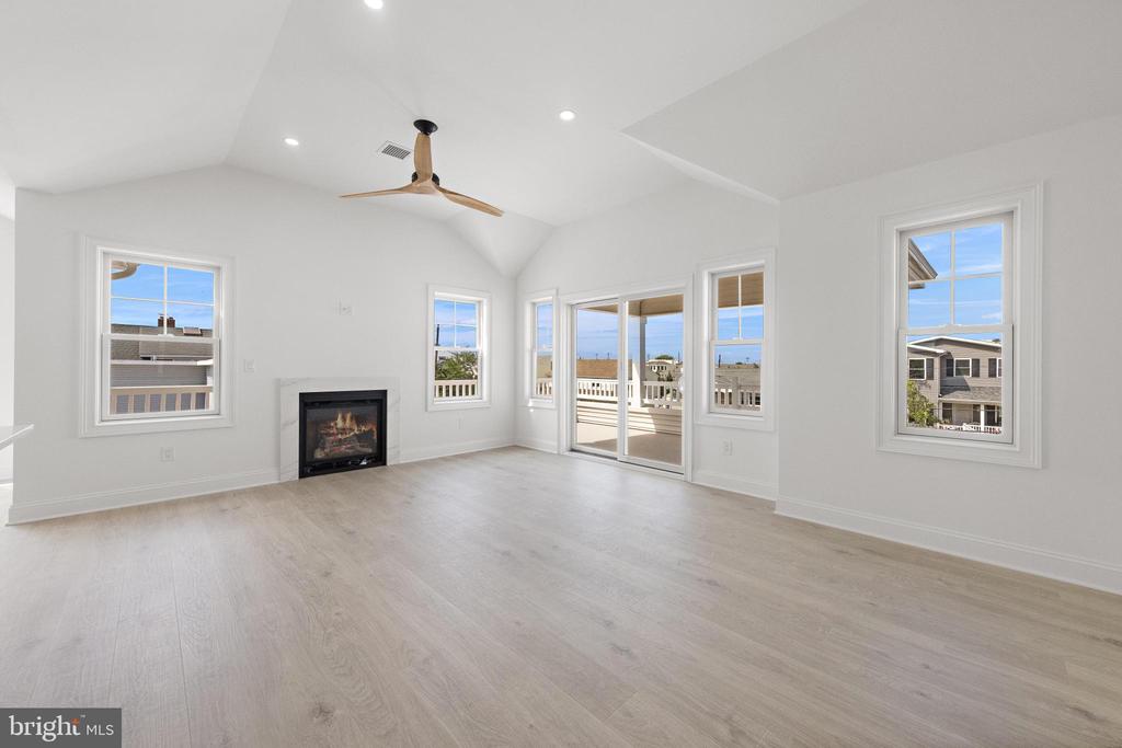 354 W 11TH STREET