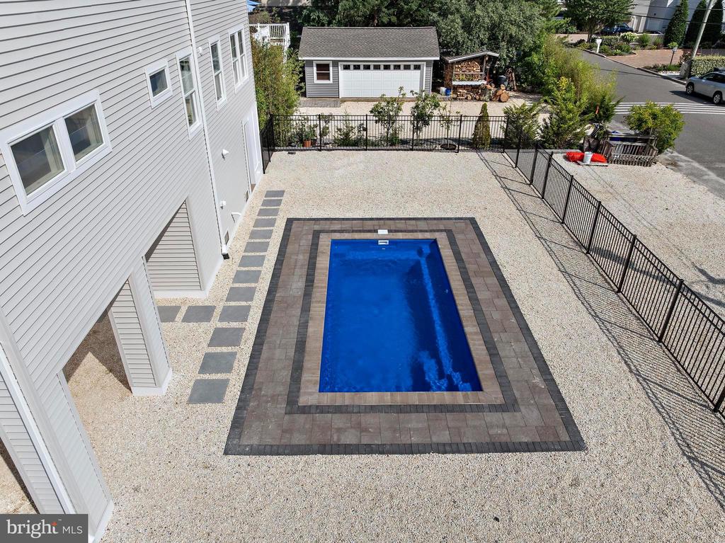 354 W 11TH STREET