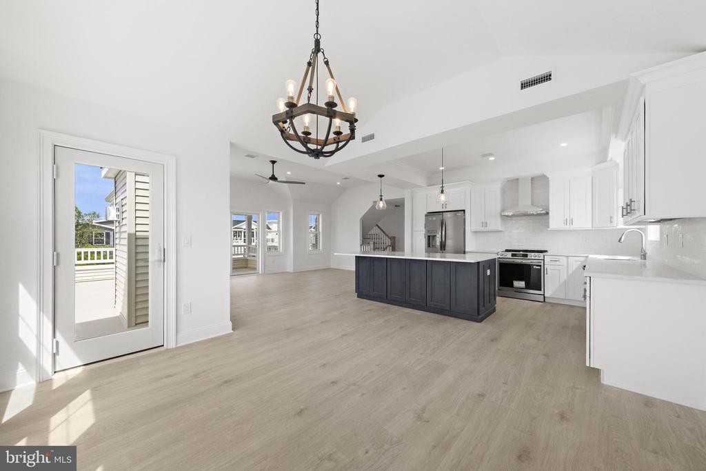 354 W 11TH STREET