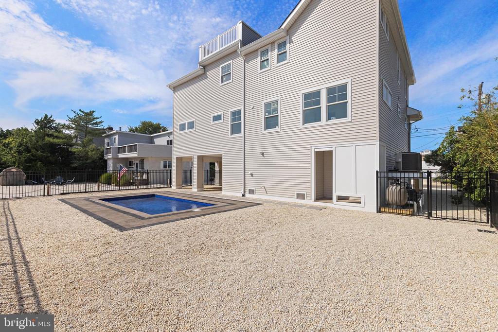 354 W 11TH STREET