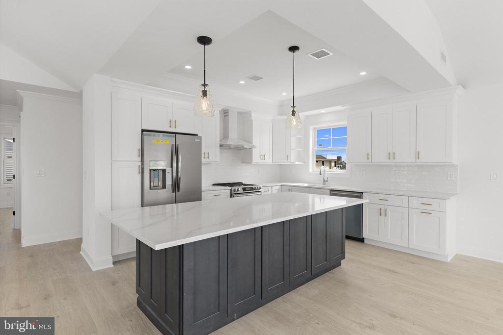 354 W 11TH STREET