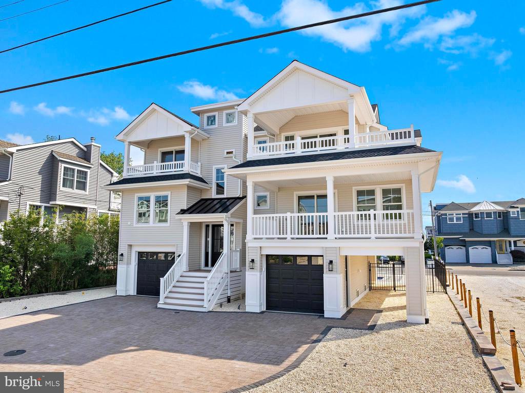 354 W 11TH STREET