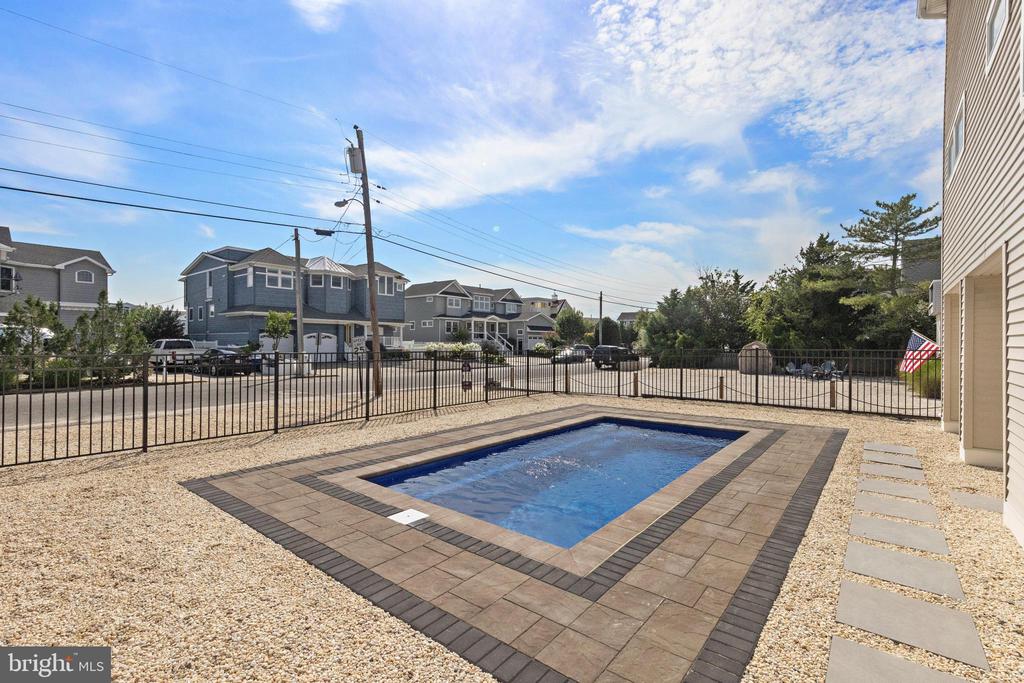 354 W 11TH STREET