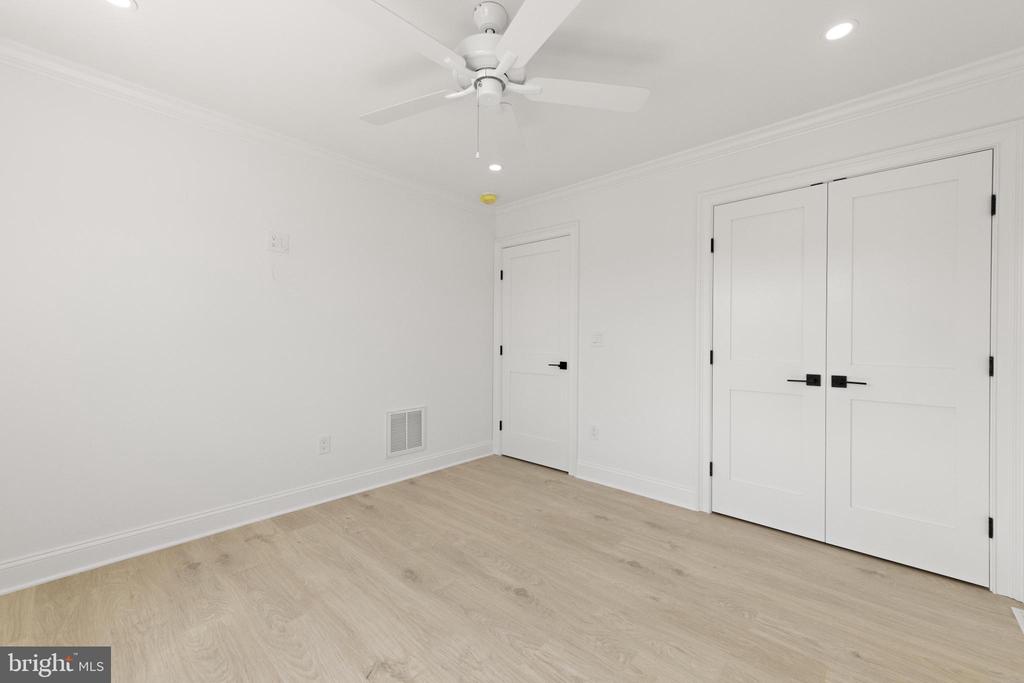 354 W 11TH STREET