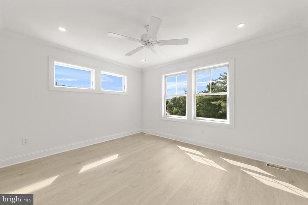 354 W 11TH STREET