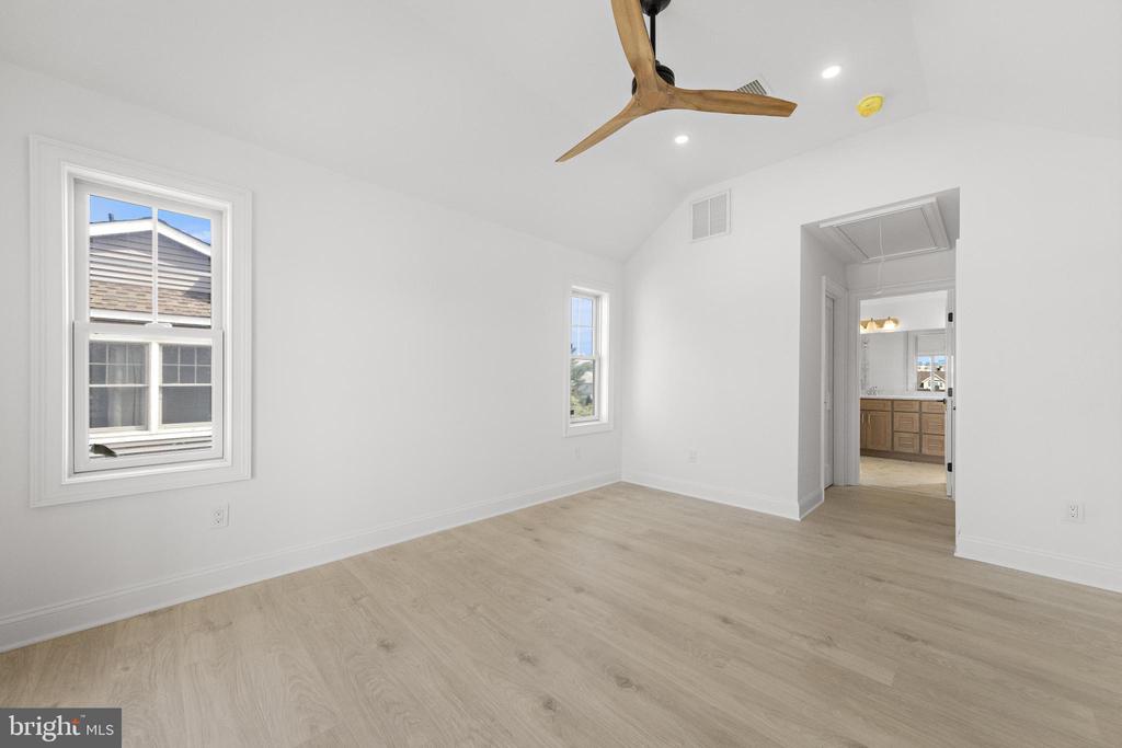 354 W 11TH STREET