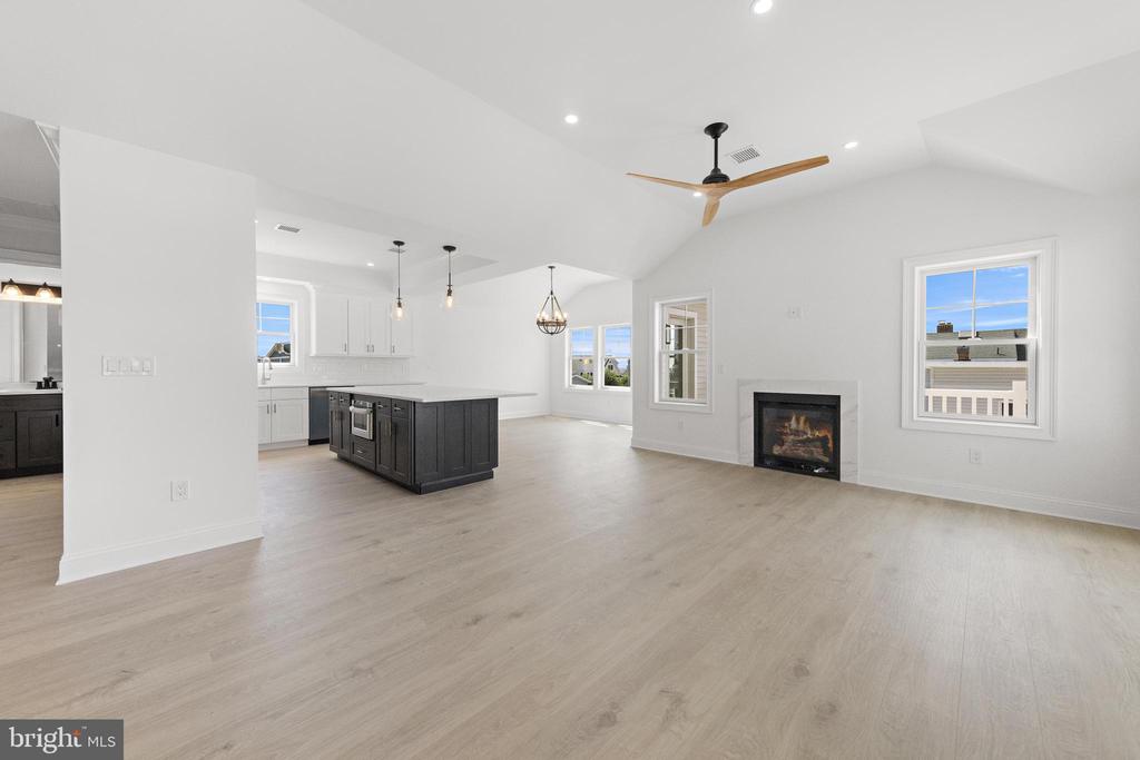 354 W 11TH STREET