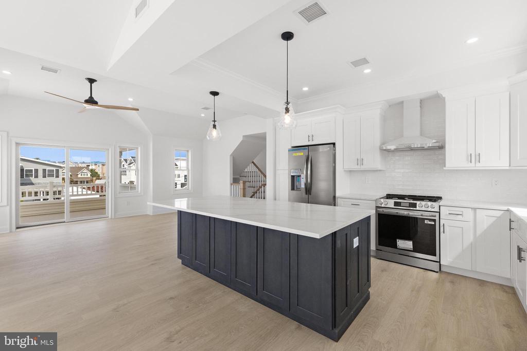 354 W 11TH STREET