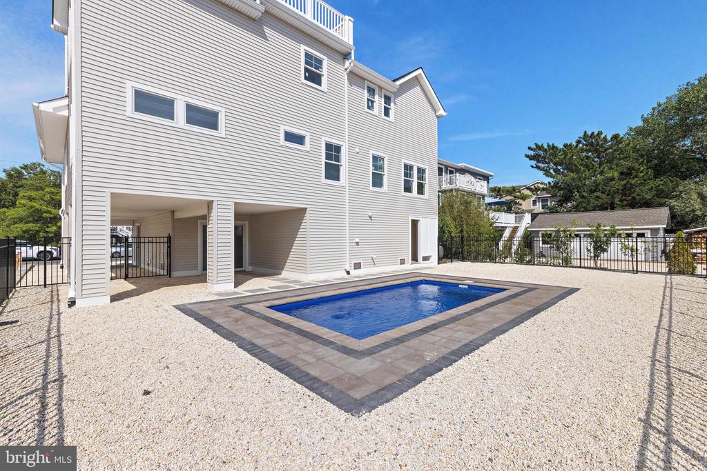 354 W 11TH STREET
