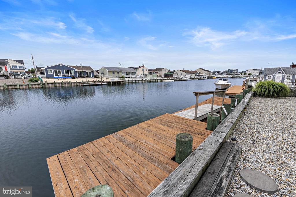 126 E HUDSON DRIVE
