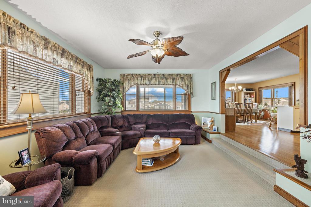 126 E HUDSON DRIVE