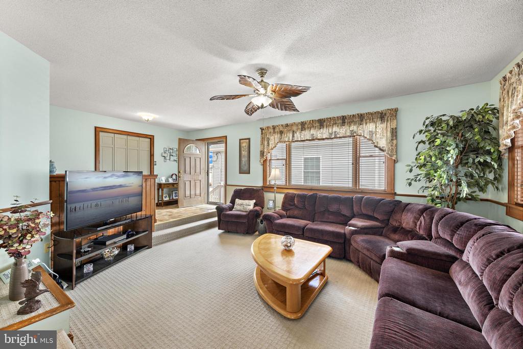 126 E HUDSON DRIVE