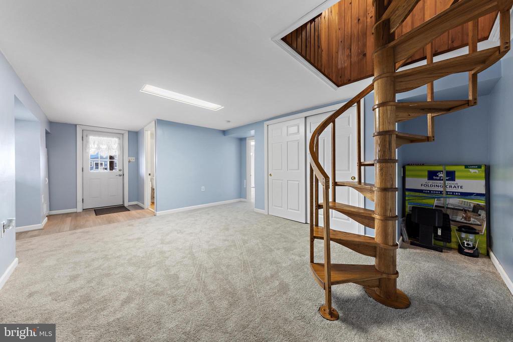 126 E HUDSON DRIVE
