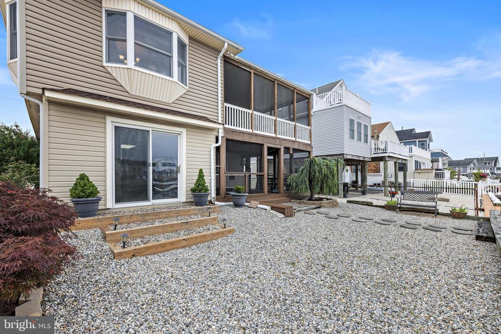 126 E HUDSON DRIVE