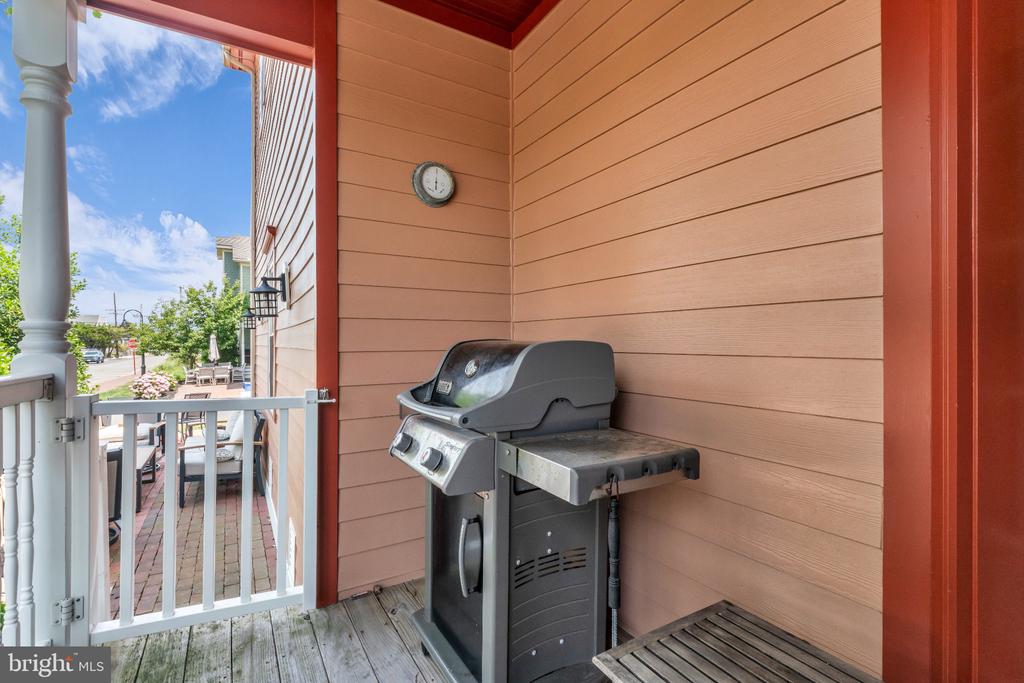 335 ENGLESIDE AVENUE
