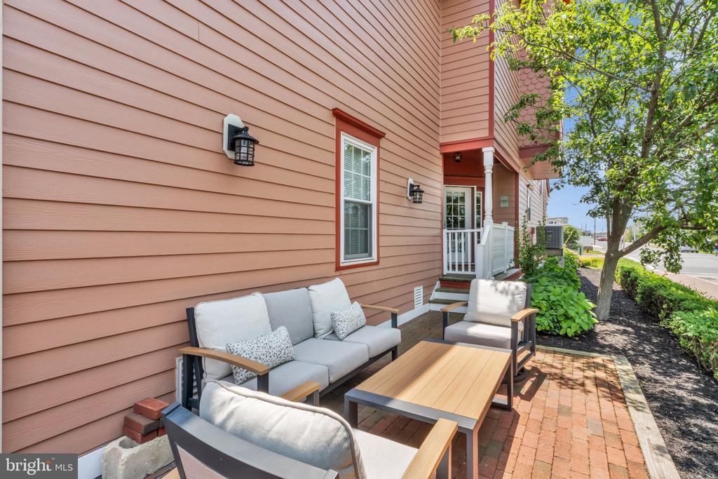 335 ENGLESIDE AVENUE
