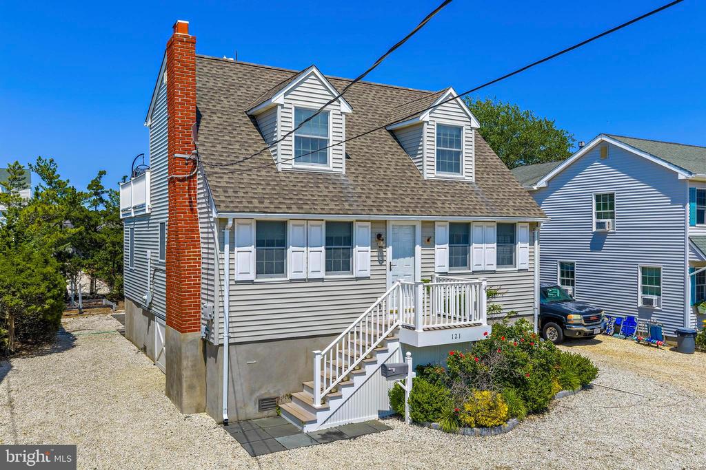 121 W SELFRIDGE AVENUE