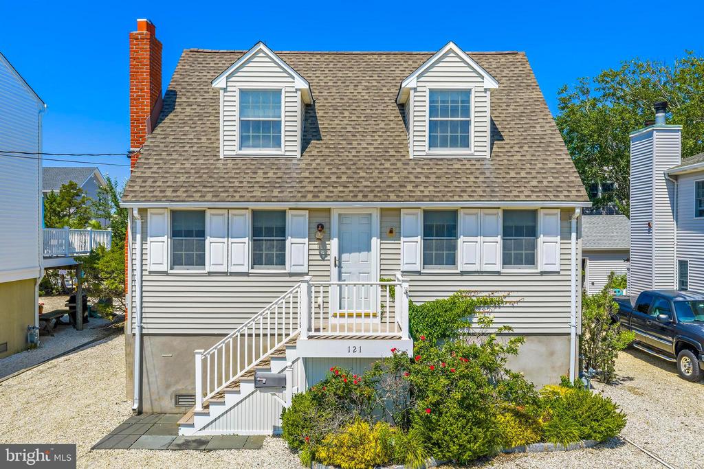 121 W SELFRIDGE AVENUE