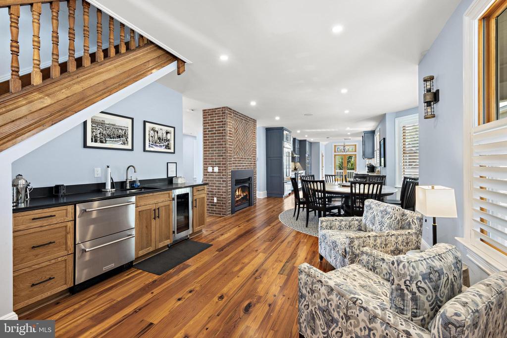 204 SECOND STREET