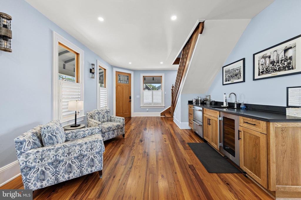 204 SECOND STREET