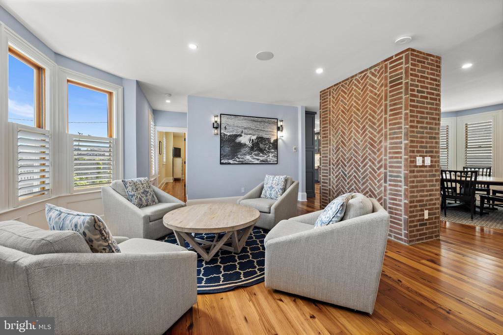 204 SECOND STREET