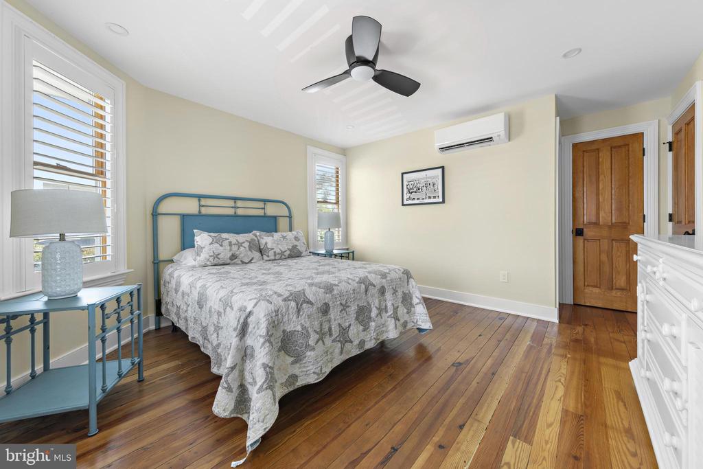 204 SECOND STREET