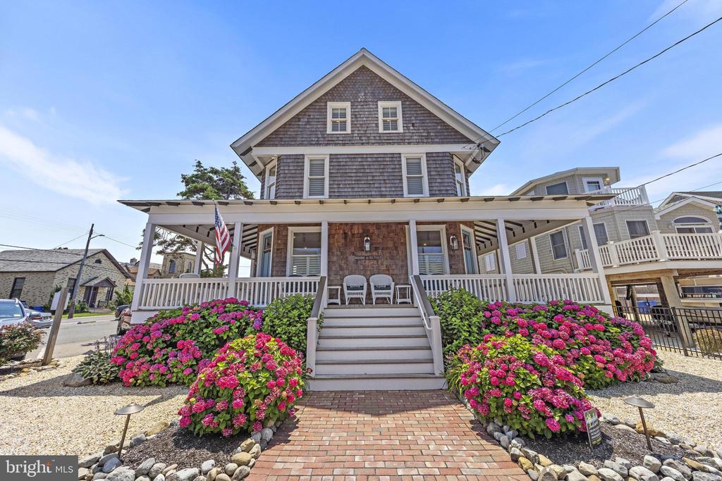 204 SECOND STREET