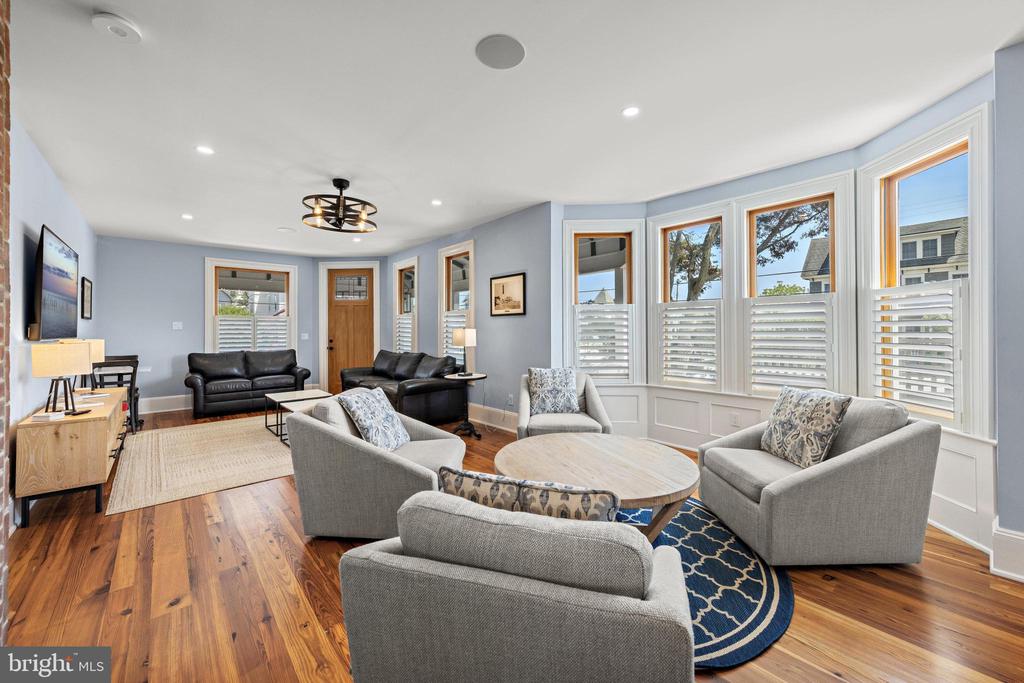 204 SECOND STREET