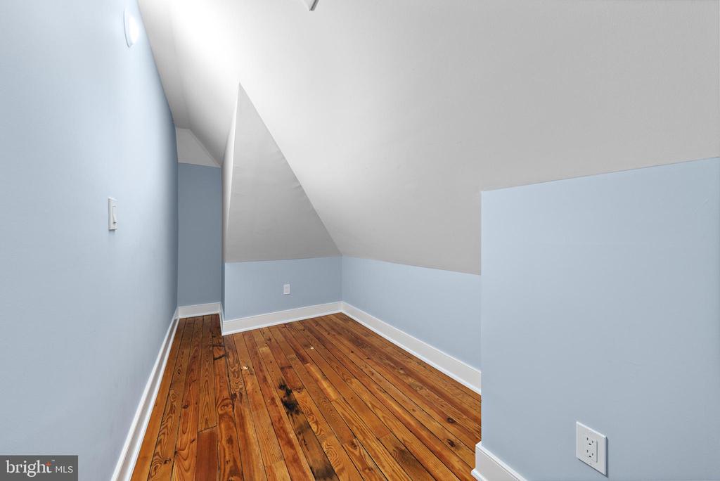 204 SECOND STREET
