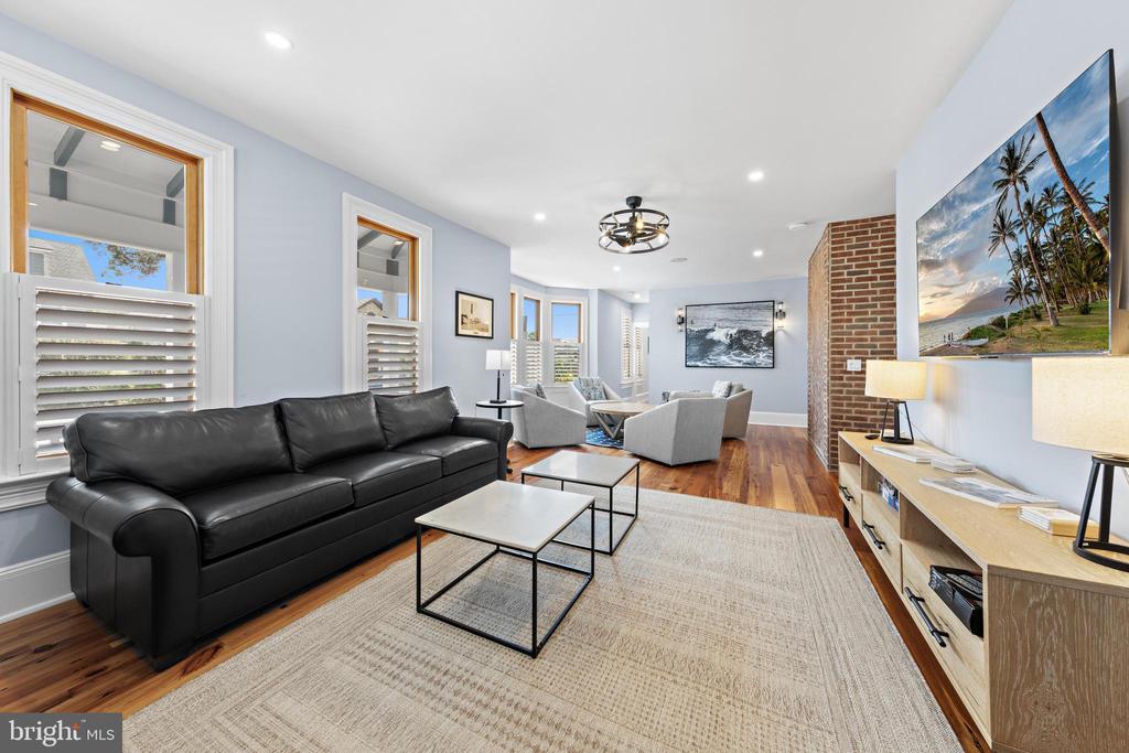204 SECOND STREET