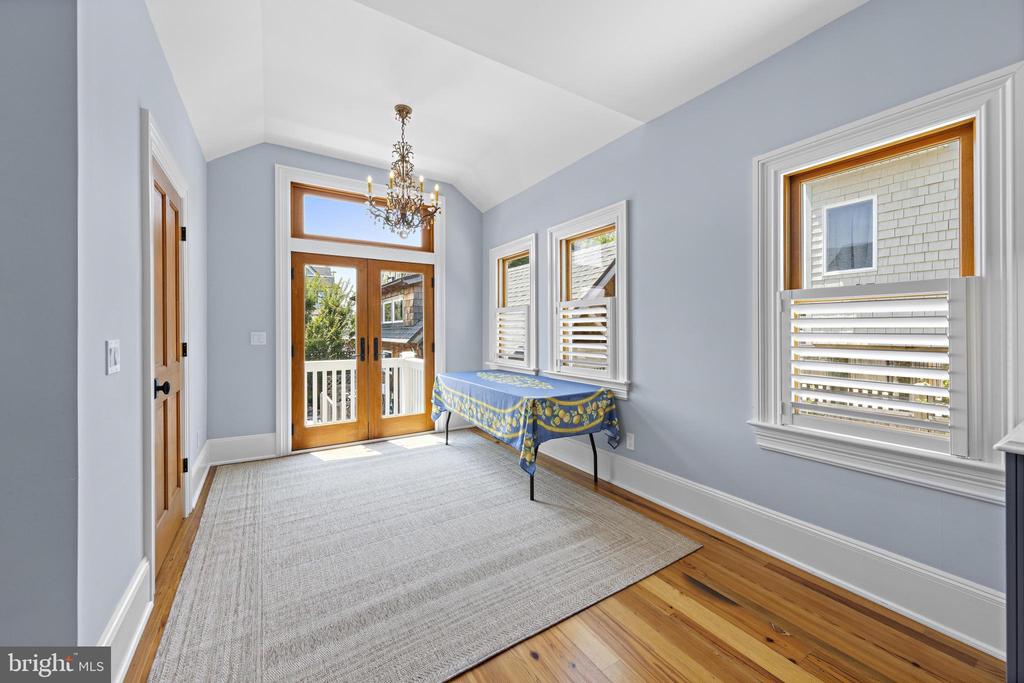204 SECOND STREET