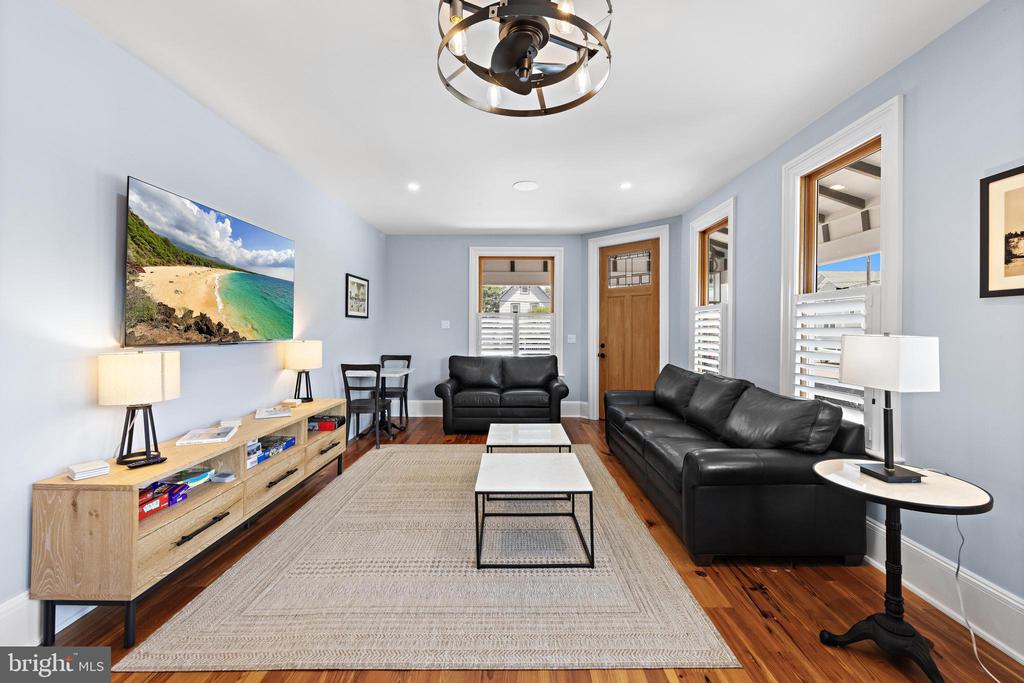 204 SECOND STREET