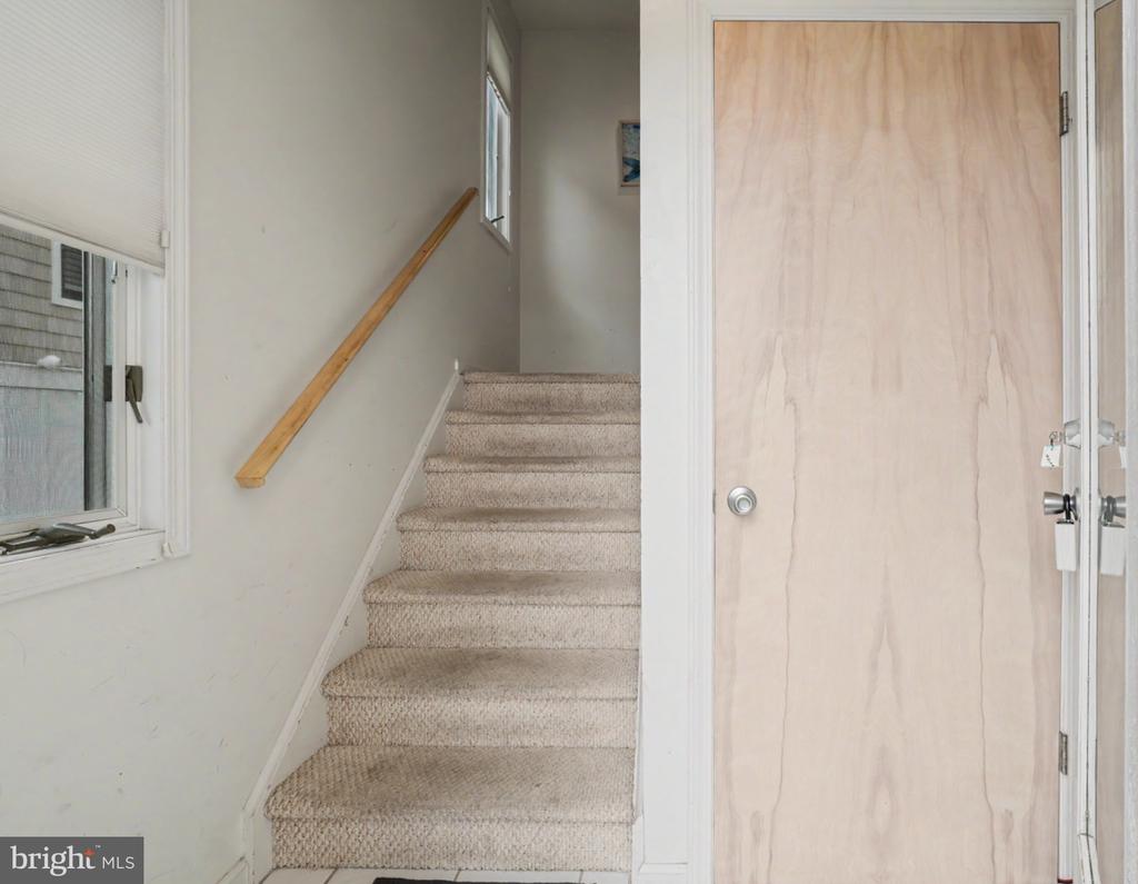 11 W ESSEX AVENUE
