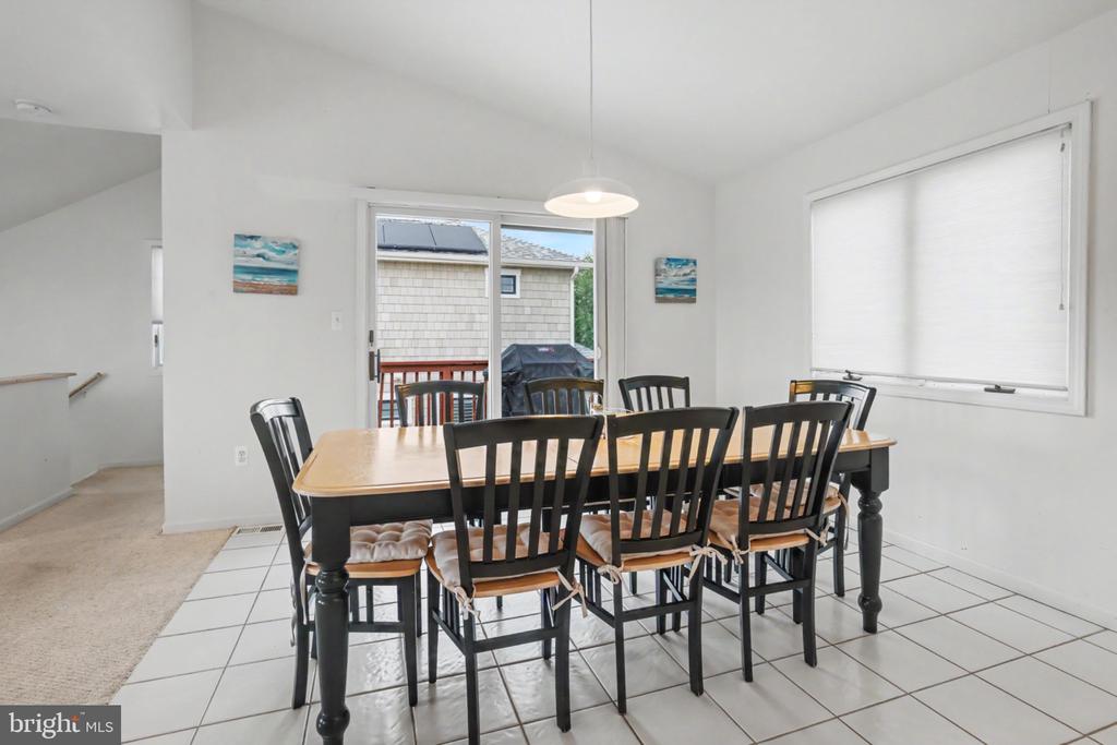 11 W ESSEX AVENUE