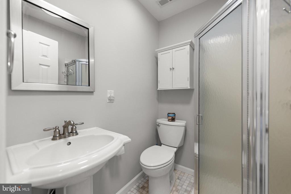 401 BAY SHORE DRIVE Unit: 18B