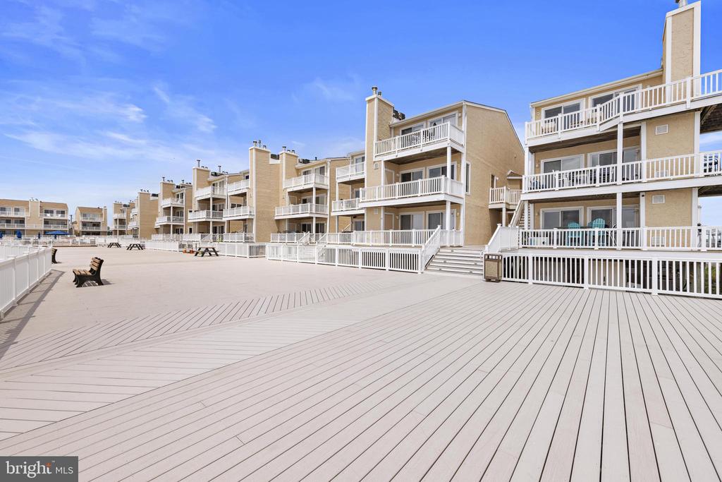 401 BAY SHORE DRIVE Unit: 18B
