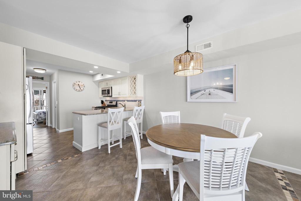 401 BAY SHORE DRIVE Unit: 18B