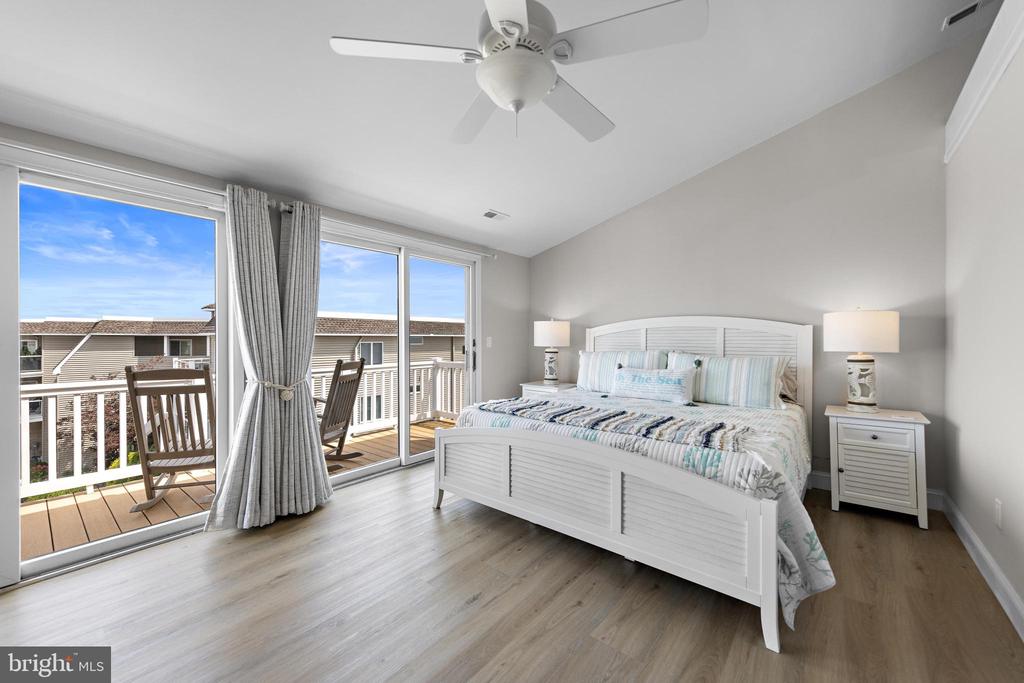 401 BAY SHORE DRIVE Unit: 18B