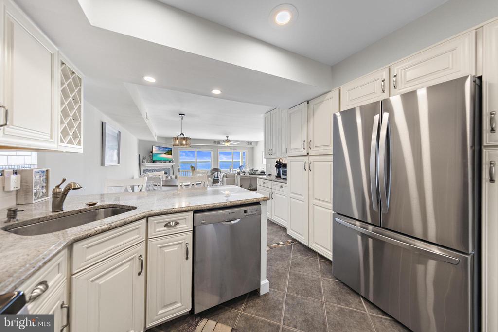 401 BAY SHORE DRIVE Unit: 18B